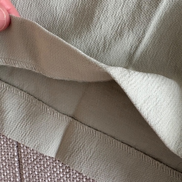 Aritzia Wilfred shorts size small. Light green- LIKE NEW - Picture 10 of 10